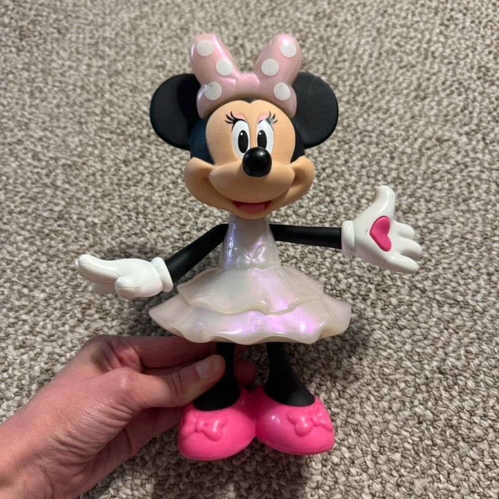 Disney Minnie Mouse Interactive Talking Figure Toy Pink Dress Batteries Included